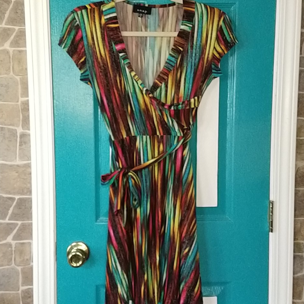 Women's small short sleeve Slinky dress by snap